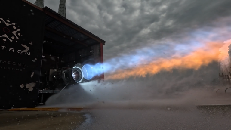 Watch Archimedes burn! Rocket Lab fires up engine for its powerful next-gen Neutron launcher (video)