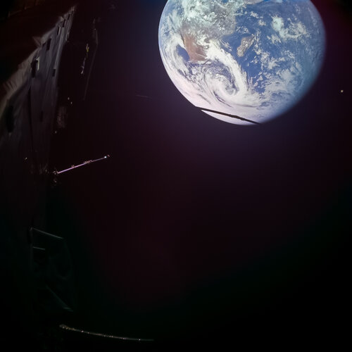 Juice images Earth during Earth flyby