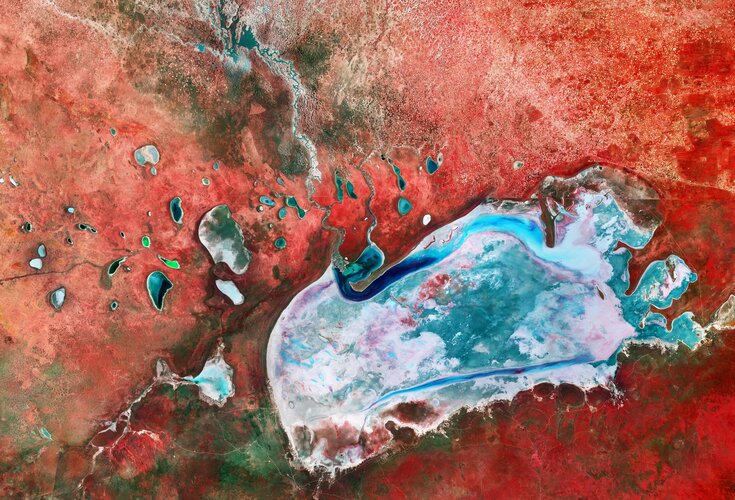This image from Copernicus Sentinel-2, acquired on 5 April 2026, shows the Etosha National Park in northern Namibia. 